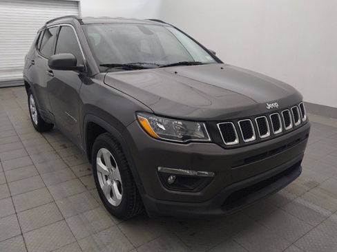 Used 2019 Jeep Compass Latitude FWD image 13
