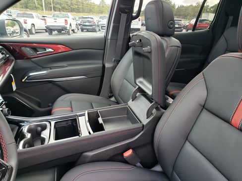 New 2026 Chevrolet Traverse RS w/ LPO, Floor Liner Package image 28