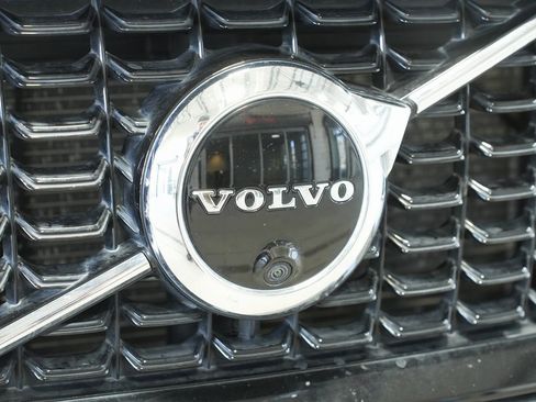 Used 2022 Volvo XC90 T8 R-Design w/ Advanced Package image 11