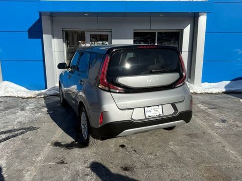 Used 2023 Kia Soul LX w/ LX Technology Package image 6
