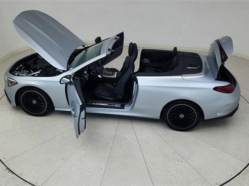 Used 2025 Mercedes-Benz CLE 300 4MATIC Cabriolet image 87