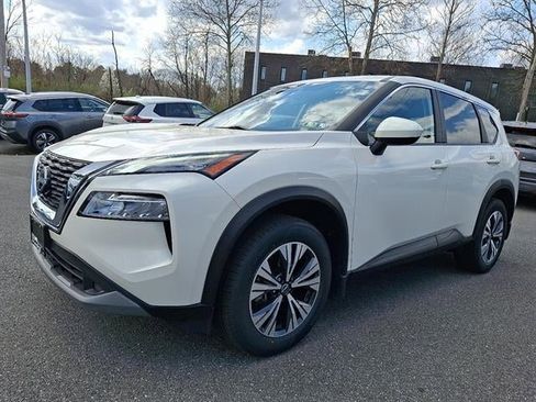 Certified 2023 Nissan Rogue SV image 3