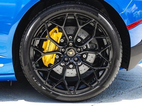 Used 2023 Lamborghini Huracan EVO AWD/4WD image 39