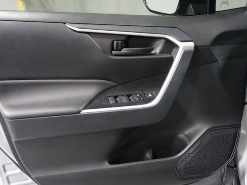 Certified 2025 Toyota RAV4 LE image 28