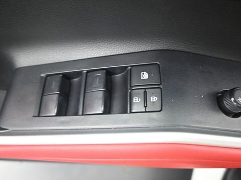 Used 2023 Toyota Highlander XSE FWD image 12