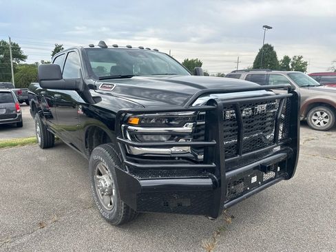 Used 2025 RAM 2500 Tradesman w/ Chrome Appearance Group AWD/4WD image 2