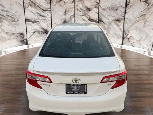 Used 2014 Toyota Camry SE image 6