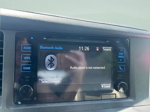 Used 2017 Toyota Sienna XLE w/ XLE Navigation Package AWD/4WD image 27