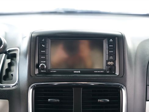 Used 2018 Dodge Grand Caravan GT image 12