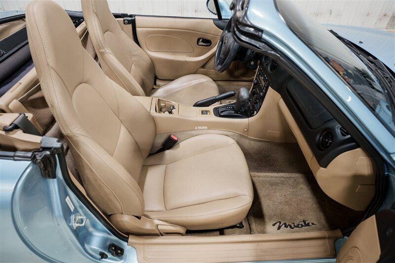 Used 2002 MAZDA MX-5 Miata RWD image 17