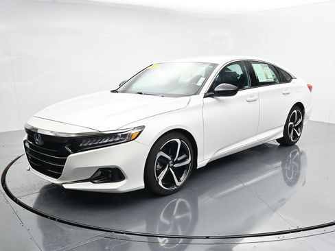 Used 2022 Honda Accord Sport image 4