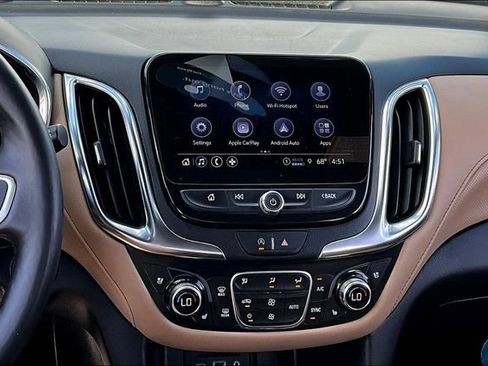 Used 2022 Chevrolet Equinox Premier AWD/4WD image 9
