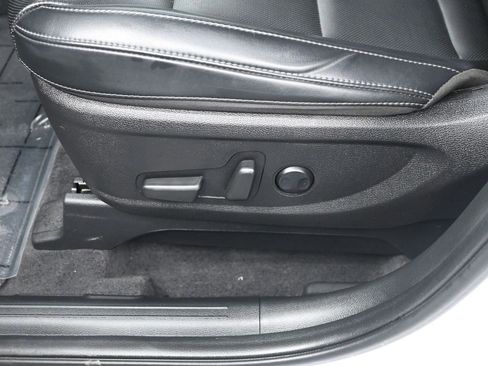 Certified 2024 Kia Telluride S w/ S Sunroof Package image 12