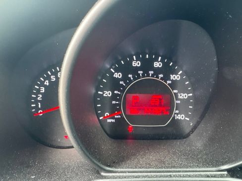 Used 2015 Kia Soul FWD image 13