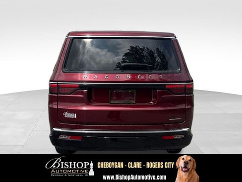 Used 2024 Jeep Wagoneer L Series II w/ Flexible Seating Group AWD/4WD image 11