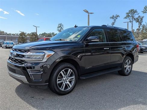 Used 2024 Ford Expedition Limited image 7