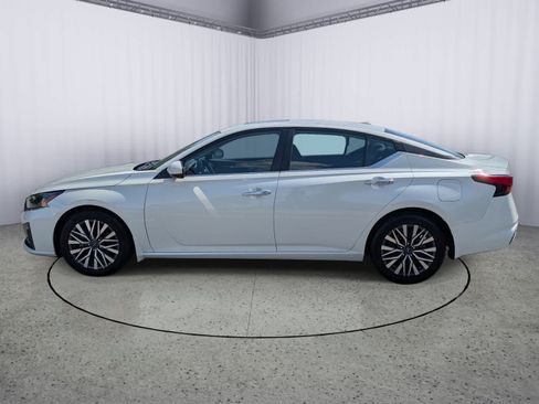 Used 2023 Nissan Altima 2.5 SV w/ SV Premium Package FWD image 6