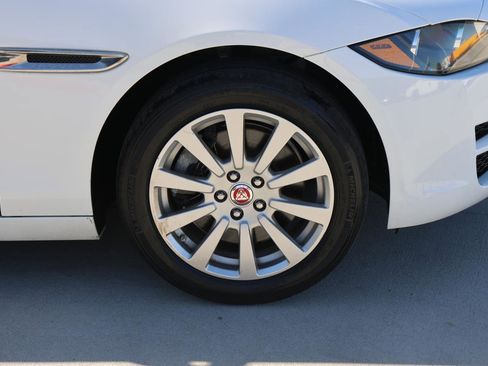 Used 2019 Jaguar XE Premium image 8
