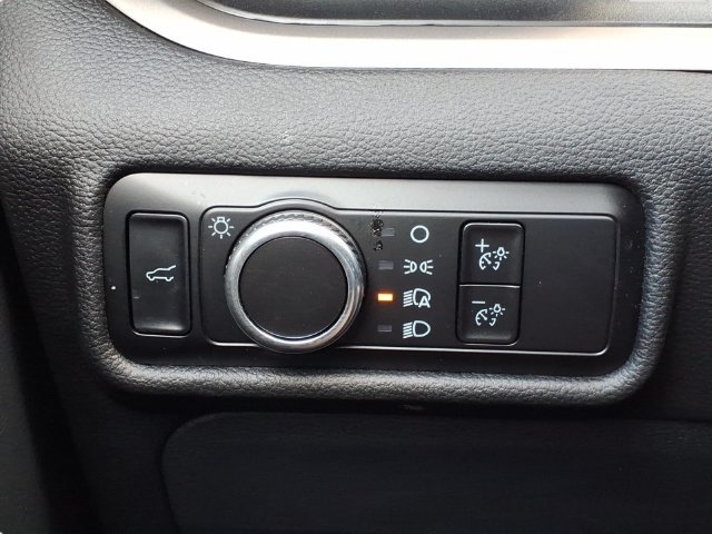 Used 2023 Ford Explorer XLT AWD/4WD image 14