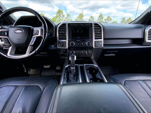 Used 2018 Ford F150 Platinum w/ Equipment Group 701A Luxury image 15