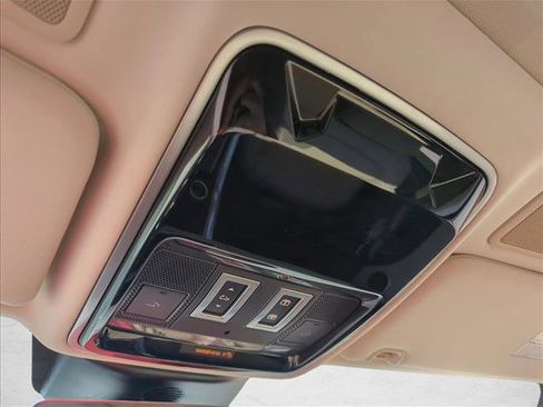 Used 2020 Land Rover Range Rover Sport HSE image 12