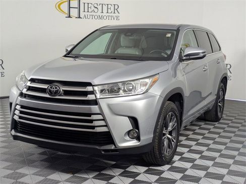 Used 2017 Toyota Highlander Plus image 5