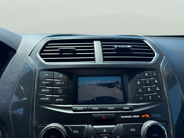Used 2019 Ford Explorer XLT AWD/4WD image 18