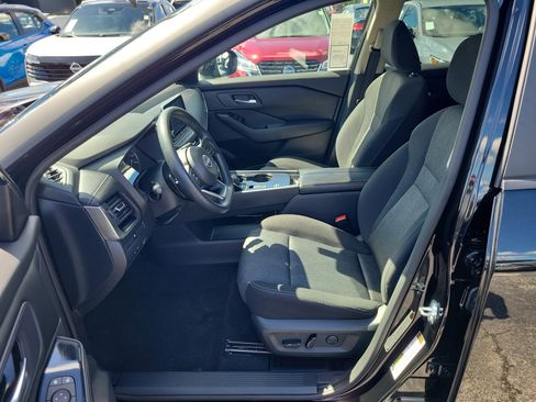 Certified 2024 Nissan Rogue SV FWD image 13