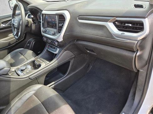 Used 2023 GMC Acadia SLT image 21