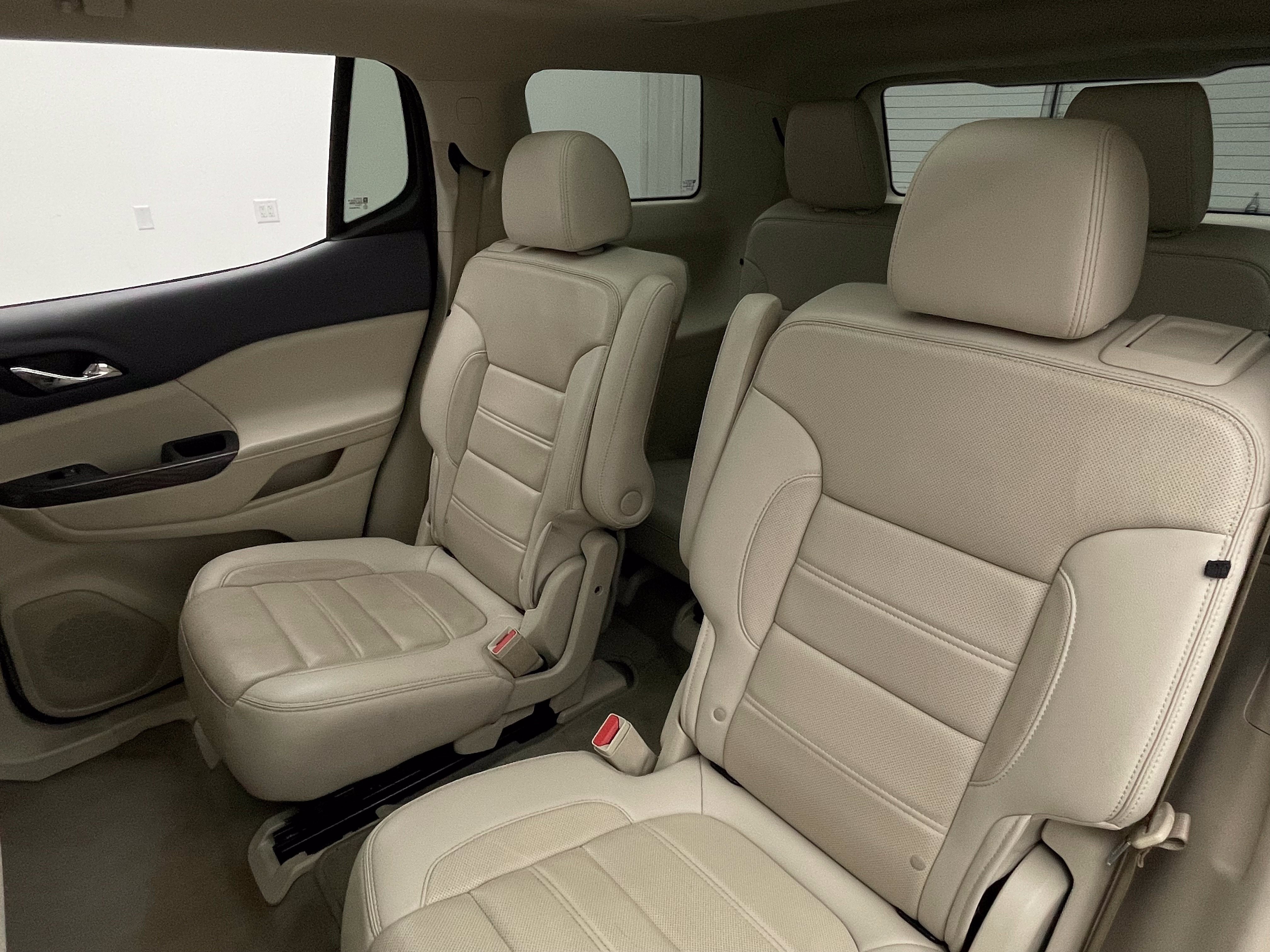Used 2020 GMC Acadia Denali w/ Technology Package FWD image 45