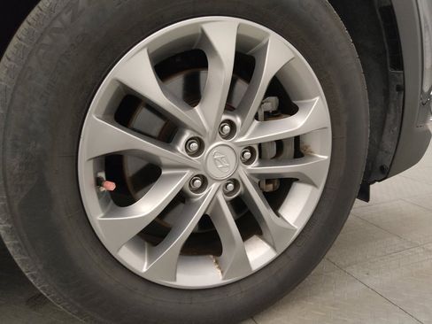 Used 2020 Hyundai Santa Fe SE FWD image 31