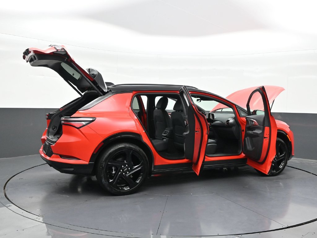Used 2026 Chevrolet Equinox EV RS FWD image 32