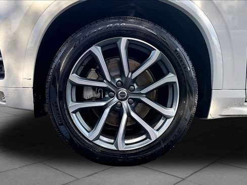 Used 2019 Volvo XC90 T5 Momentum w/ Protection Package FWD image 11