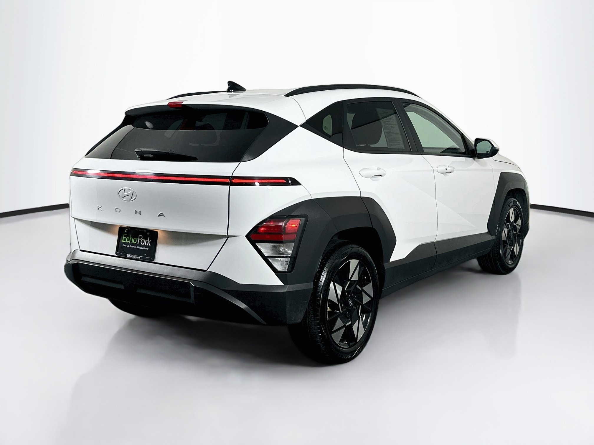 Used 2025 Hyundai Kona SEL FWD image 9