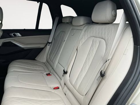 Used 2019 BMW X5 xDrive40i w/ Executive Package AWD/4WD image 14