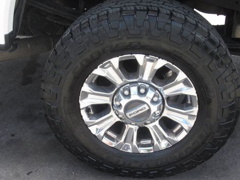 Used 2017 Ford F250 Lariat w/ Chrome Package AWD/4WD image 9