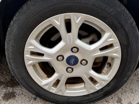 Used 2015 Ford Fiesta SE FWD image 25