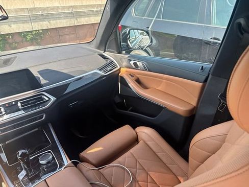 Used 2023 BMW X5 xDrive40i w/ Premium Package AWD/4WD image 12