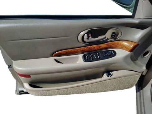 Used 2002 Buick Le Sabre Custom FWD image 12