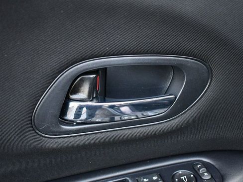 Used 2018 Honda HR-V LX image 16