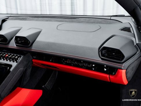 Used 2024 Lamborghini Huracan Tecnica image 48