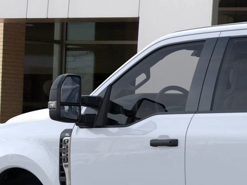 New 2026 Ford F250 XL w/ XL Chrome Package image 22