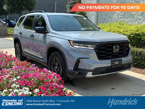 Certified 2024 Honda Pilot TrailSport image 1