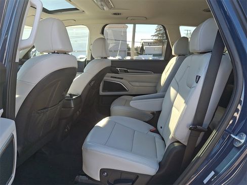 Certified 2024 Kia Telluride S w/ S Sunroof Package image 11