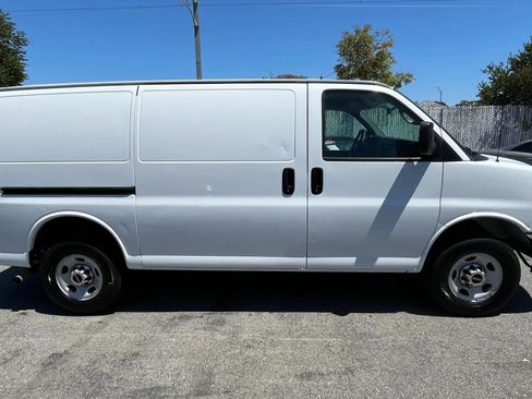 Used 2014 GMC Savana 2500 image 8
