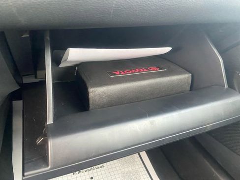 Used 2024 Toyota Corolla LE image 30