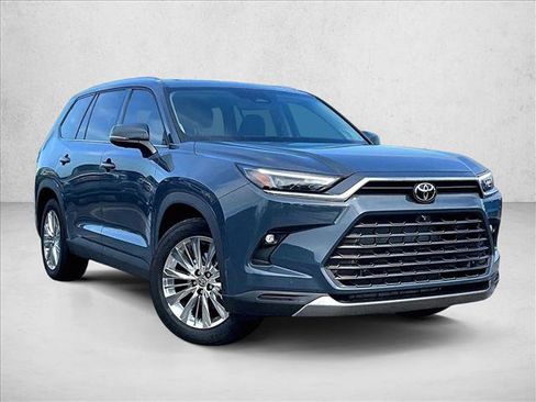 Used 2026 Toyota Grand Highlander AWD image 12