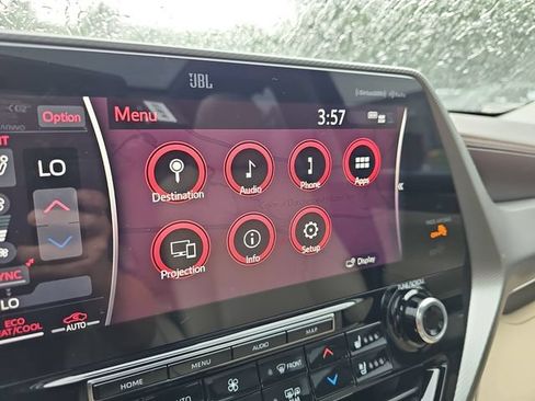 Used 2021 Toyota Highlander Platinum FWD image 27