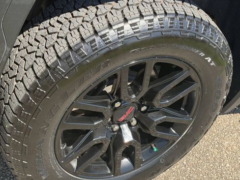 Used 2021 GMC Sierra 1500 Elevation w/ X31 Off-Road Package AWD/4WD image 37
