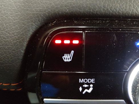 Used 2023 Honda Pilot Sport image 11